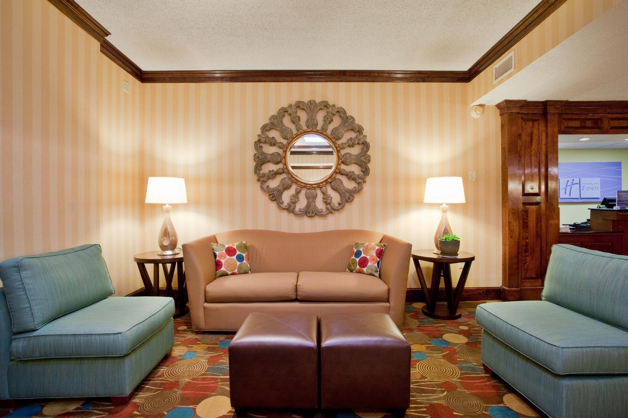 Holiday Inn Express Danville By Ihg מראה חיצוני תמונה