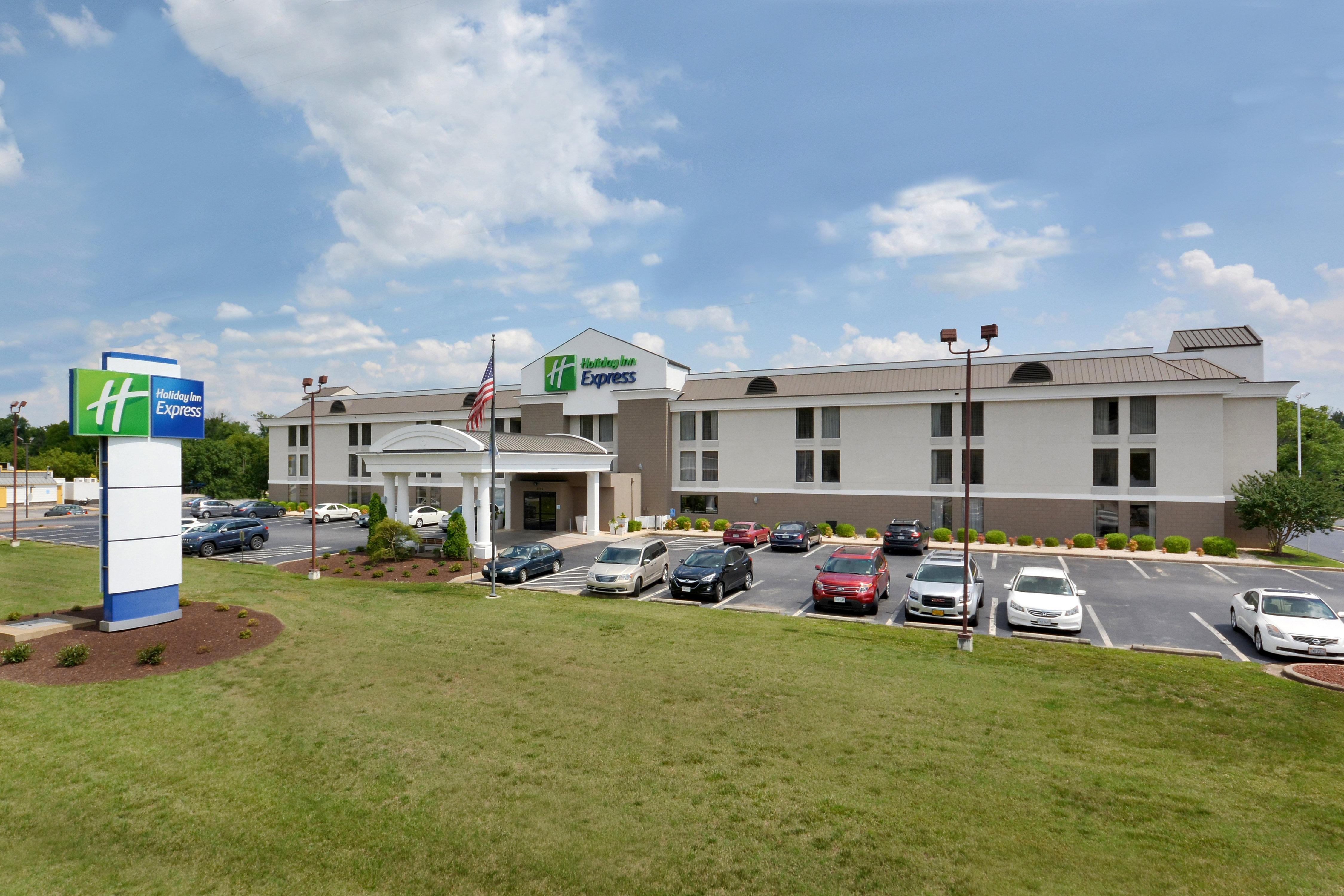 Holiday Inn Express Danville By Ihg מראה חיצוני תמונה