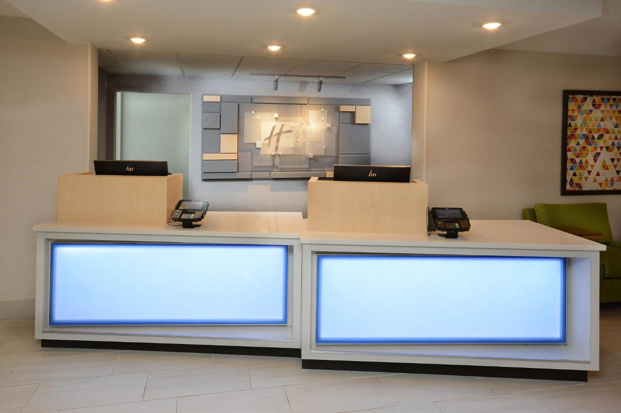 Holiday Inn Express Danville By Ihg מראה חיצוני תמונה