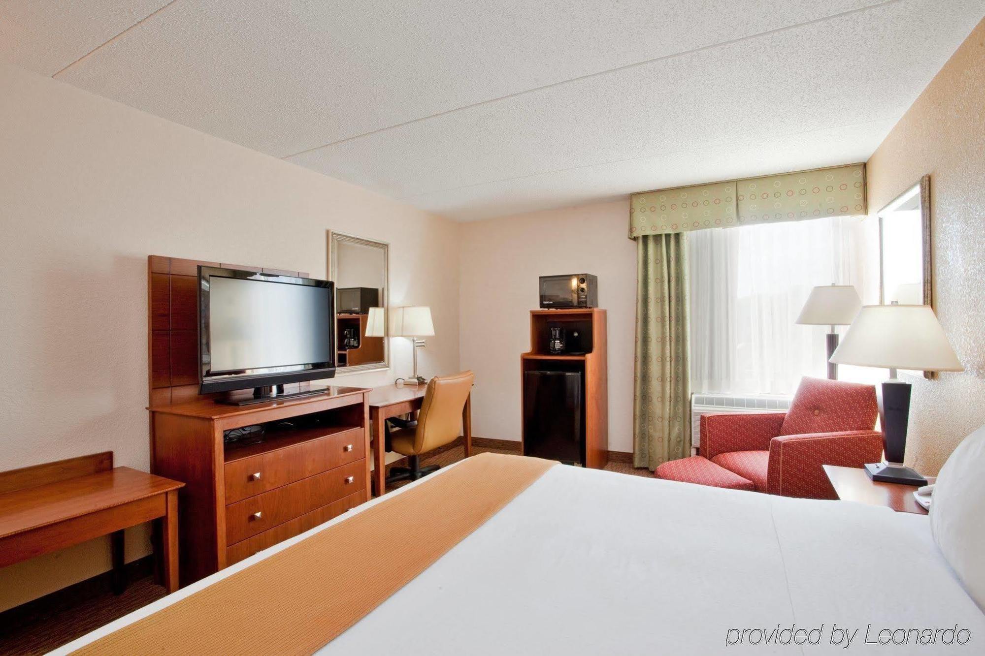 Holiday Inn Express Danville By Ihg מראה חיצוני תמונה