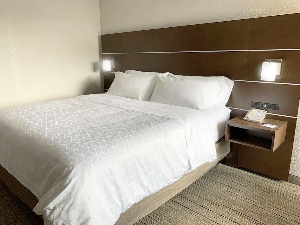 Holiday Inn Express Danville By Ihg מראה חיצוני תמונה