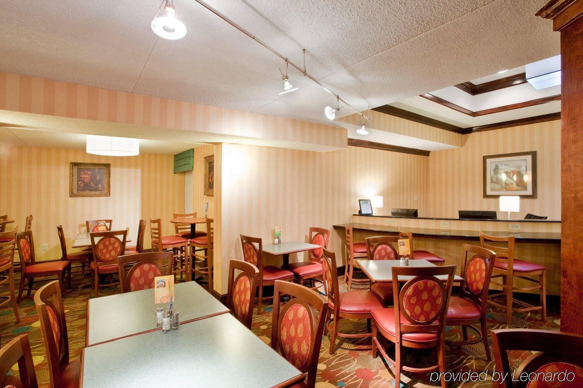 Holiday Inn Express Danville By Ihg מראה חיצוני תמונה